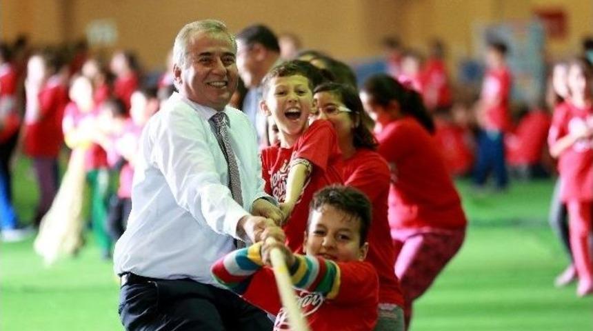 &Ccedil;ocuklar, Şenlikte Doyasıya Eğlendi