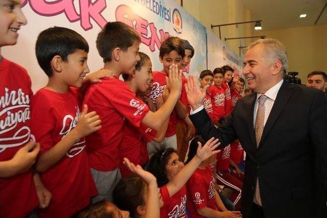 &Ccedil;ocuklar, Şenlikte Doyasıya Eğlendi 1