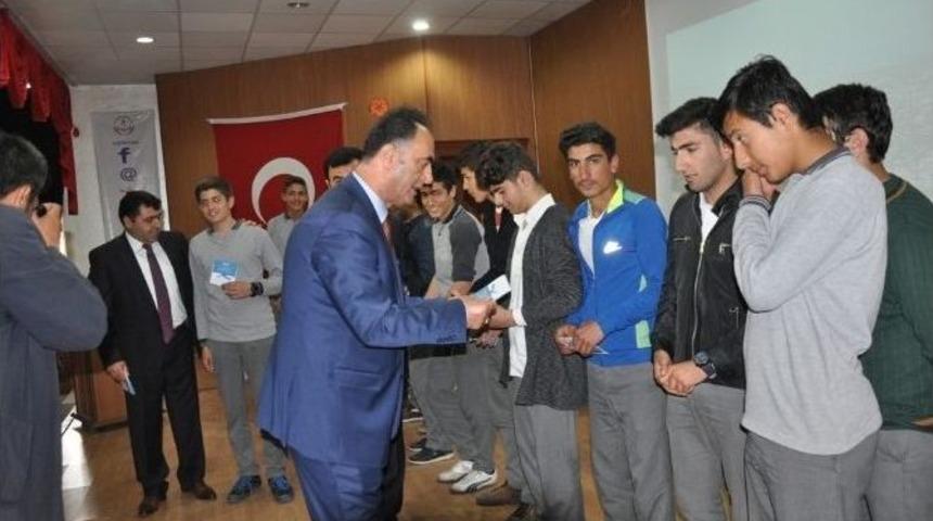 Okullarda &ldquo;bizim Eller Van T&uuml;rk&uuml;leri&rdquo; Tanıtımı