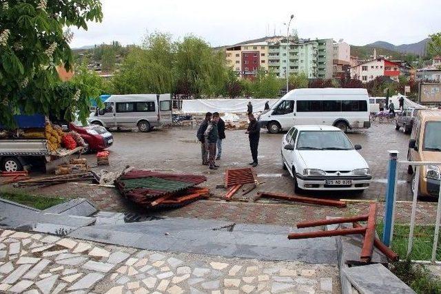 Oltu’da Şiddetli Rüzgar Çatıları Uçurdu, Ağaçları Yıktı