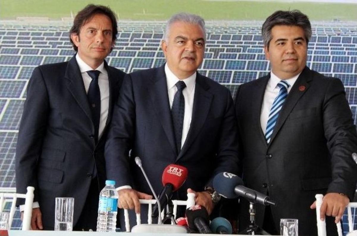 T&uuml;rkiye&rsquo;nin En B&uuml;y&uuml;k G&uuml;neş Enerji Santrali A&ccedil;ıldı