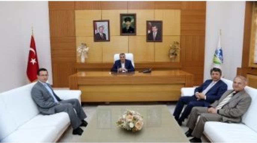 Başkan To&ccedil;oğlu Yenikent Devlet Hastanesi Y&ouml;neticisini Ağırladı