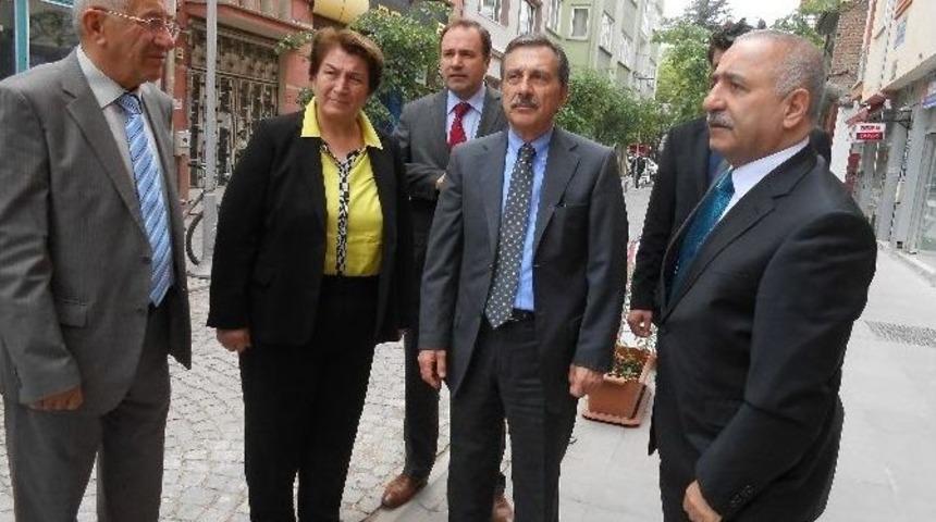 Başkan Ata&ccedil;&rsquo;tan Eskişehirli &Uuml;lk&uuml;c&uuml;lere İade-i Ziyaret