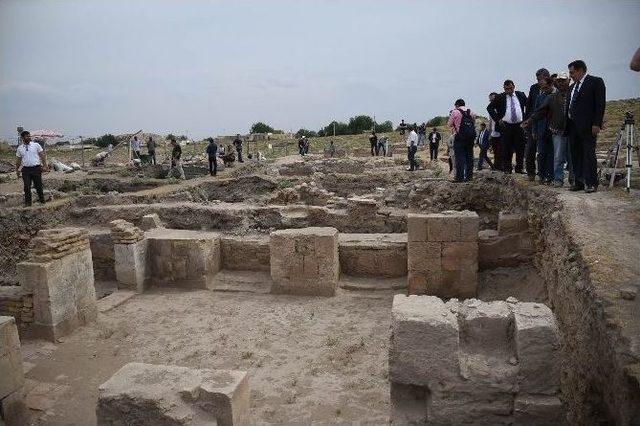 Harran’daki Kazılar Devam Ediyor