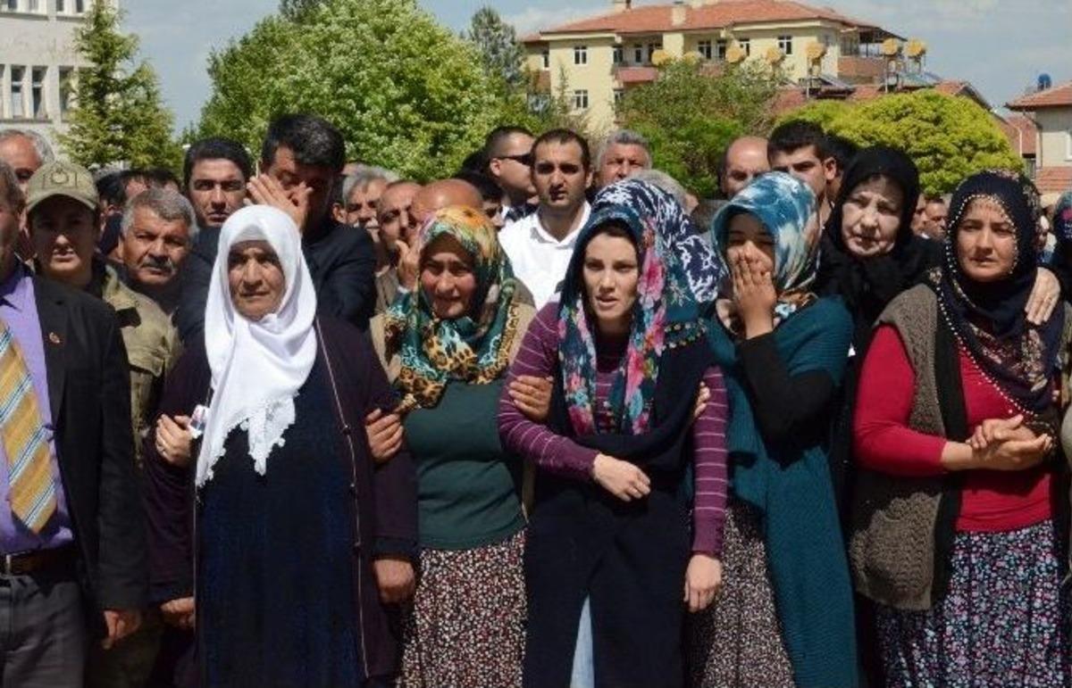 Şehit Uzman &Ccedil;avuş G&ouml;khan Aslan&rsquo;ı Binler Uğurladı