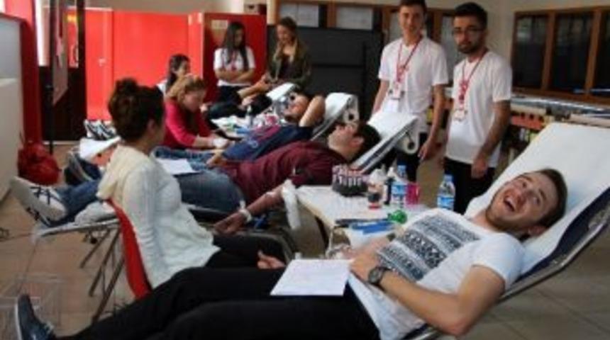 Gediz Myo &Ouml;ğrencilerinden Kızılay Kan Kampanyasına Yoğun İlgi