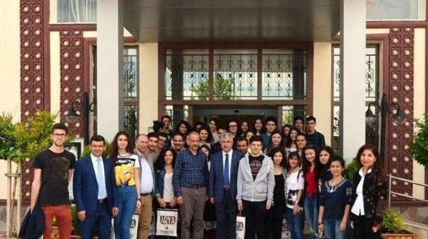 Başkan Polat, Galatasaray Lisesi &Ouml;ğretmen Ve &Ouml;ğrencilerini Ağırladı