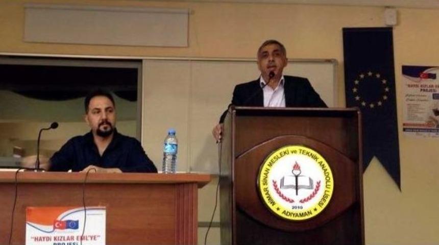 Gazeteciler &Ouml;ğrencilerle Buluştu