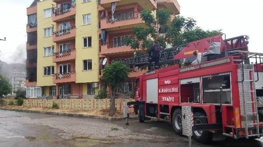 Salihli&rsquo;de Ev Yangını