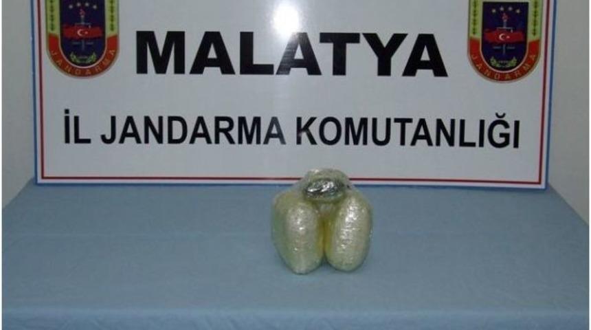 Jandarma, Ka&ccedil;ak Sigara Ve Esrar Ele Ge&ccedil;irdi