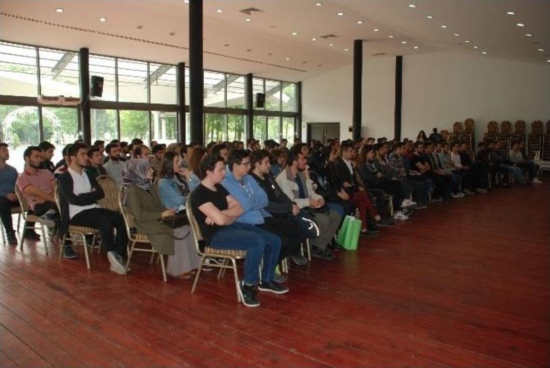 &Uuml;niversite &Ouml;ğrencilerine Part-tıme İş İmkanı