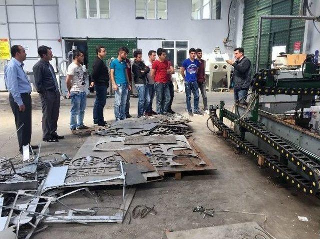 Mekatronik Programı &Ouml;ğrencileri Gediz Organize Sanayi B&ouml;lgesi&rsquo;ne Teknik Gezi Yaptı 1