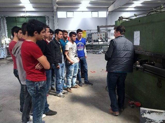 Mekatronik Programı &Ouml;ğrencileri Gediz Organize Sanayi B&ouml;lgesi&rsquo;ne Teknik Gezi Yaptı 2