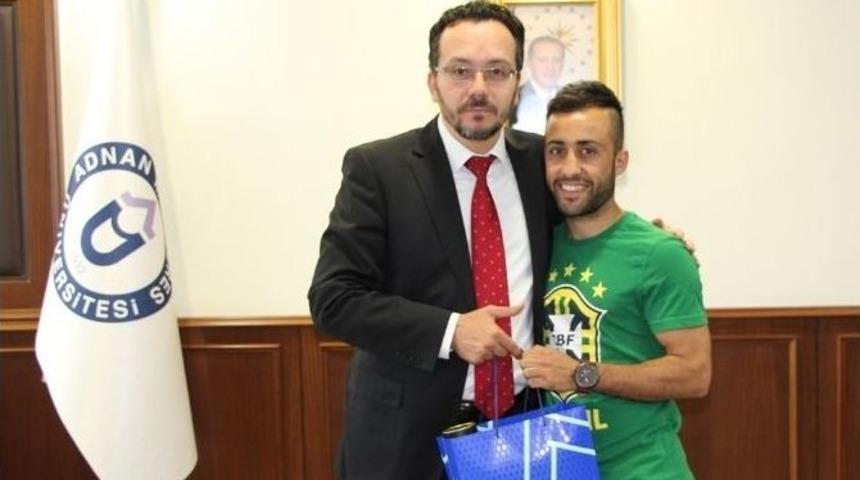 &Ccedil;ifte Şampiyondan Ad&uuml; Rekt&ouml;r&uuml; Bircan&rsquo;a Ziyaret