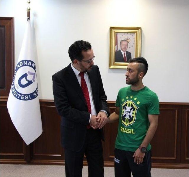 &Ccedil;ifte Şampiyondan Ad&uuml; Rekt&ouml;r&uuml; Bircan&rsquo;a Ziyaret 1