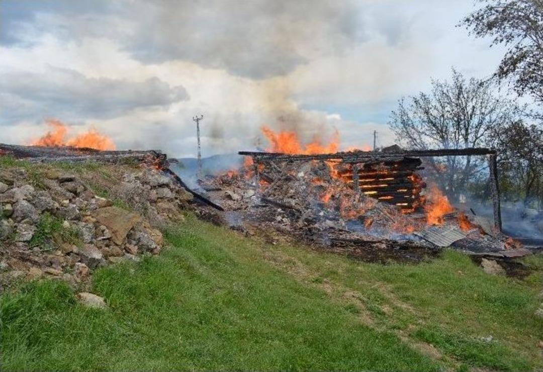 K&ouml;yde Ev Yangını