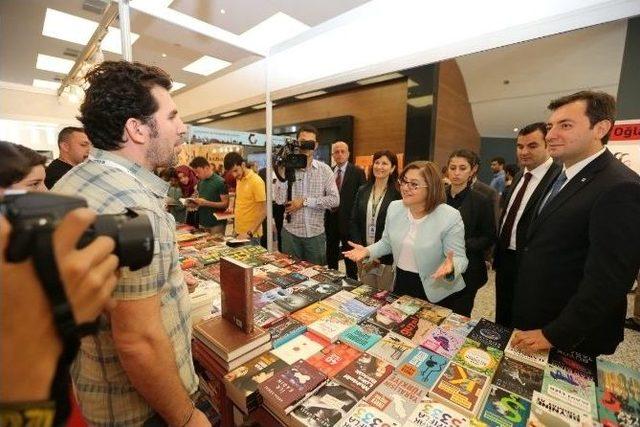 Gaziantep Kitap Fuarı İlk Gün Ziyaretçi Rekoru Kırdı