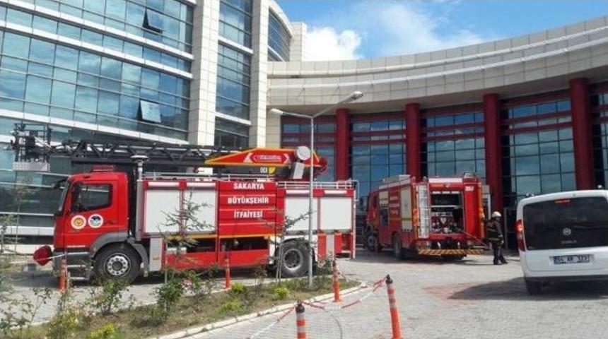 Karasu Devlet Hastanesi&rsquo;nde Yangın