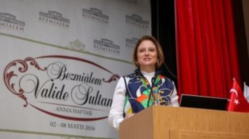 Valide Sultanlar Ve Hayratları Anıldı