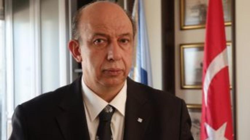 Mimarlar Salman&rsquo;a Y&ouml;netmelikleri Okuyan Bank Hediye Edecek