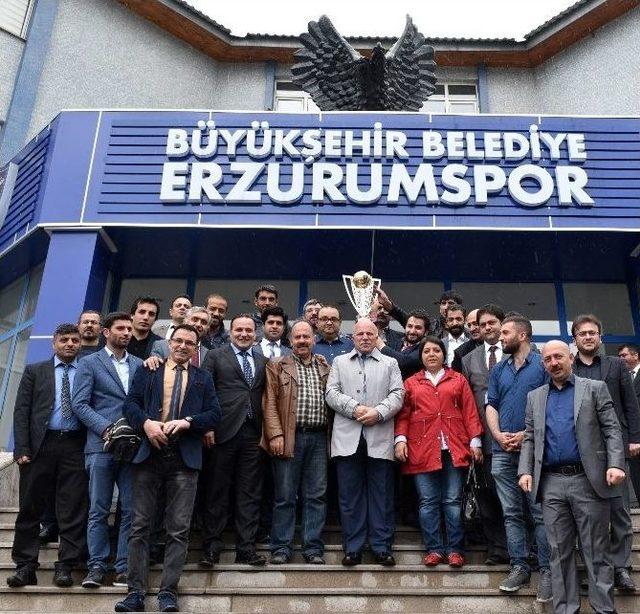 Sekmen: “şampiyonluğumuzda Herkesin Emeği Var” 1