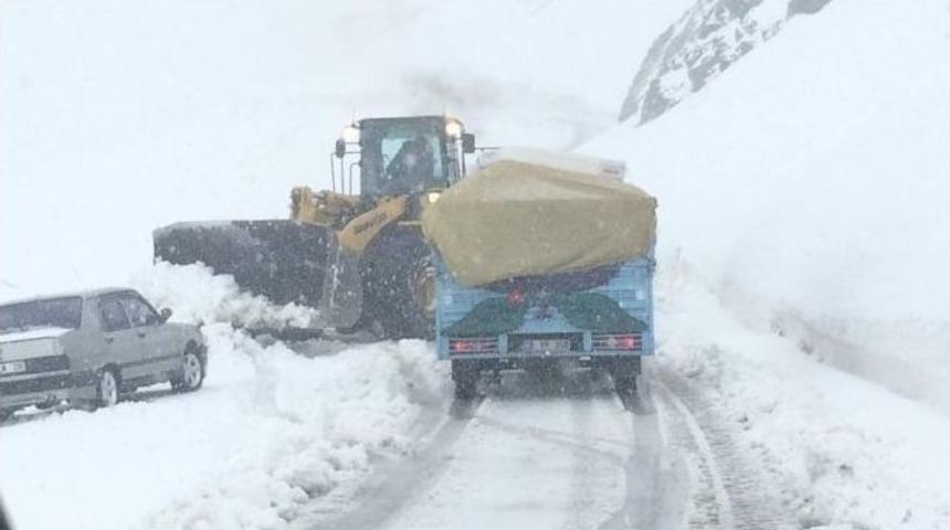 (&ouml;zel Haber) Van&rsquo;da Kar Yağışı