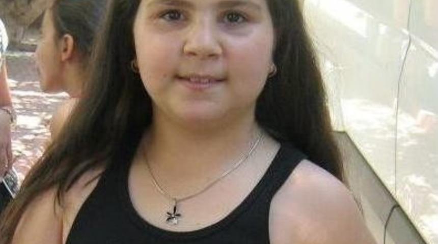 14 Yaşındaki Kız &Ouml;ğrenci Kalbine Yenildi