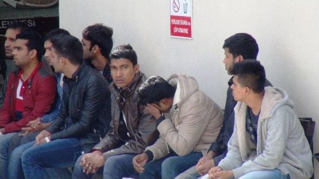 Pakistanlı Ka&ccedil;aklar L&uuml;ks Villada Yakalandı