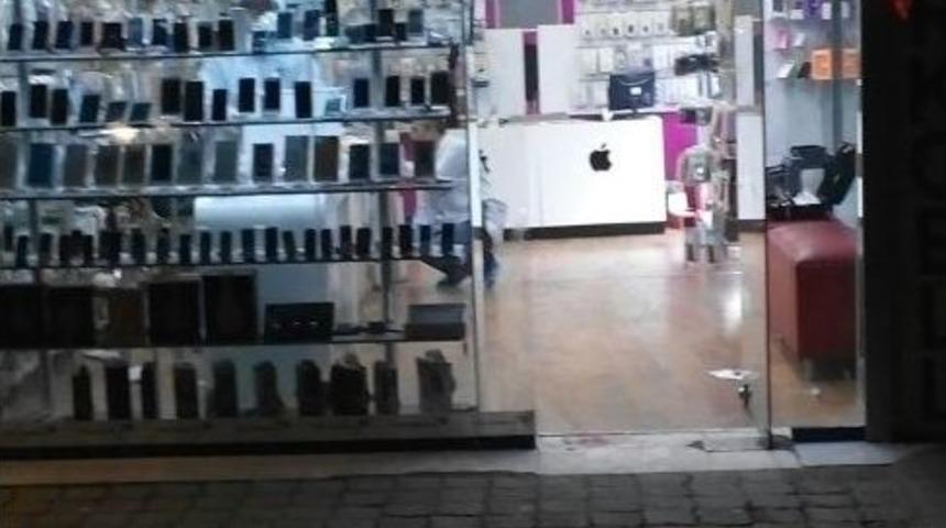 Sakarya&rsquo;da D&ouml;ner Bı&ccedil;aklı Ve Silahlı Kavga: 2 Yaralı