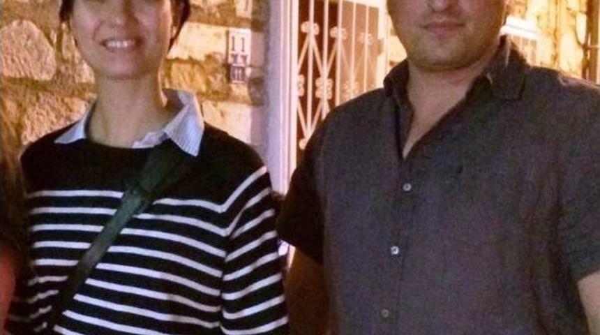 Boşanacakları İddia Edilen &Uuml;nl&uuml; &Ccedil;ift Birlikte Poz Verdi