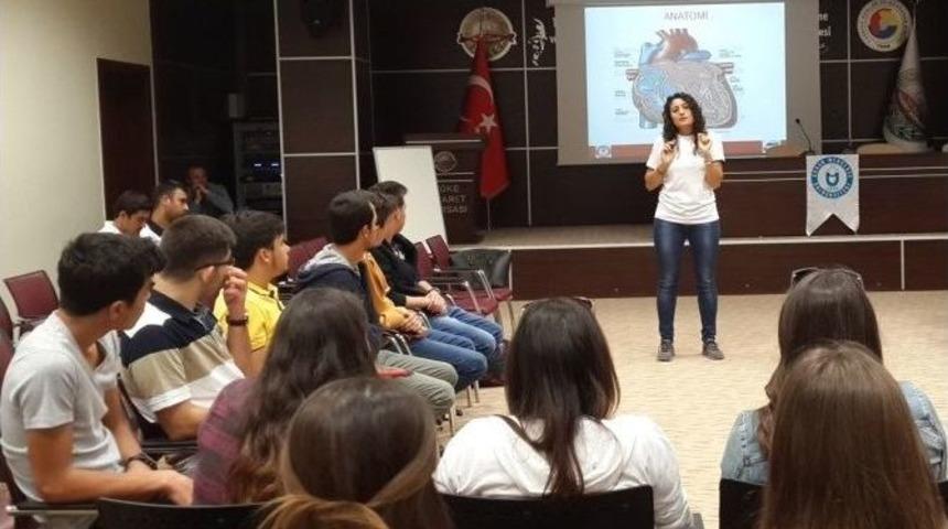 Ad&uuml;&rsquo;de Ekg Eğitimi Ve Disritmi Y&ouml;netimi Kursu Ger&ccedil;ekleştirildi