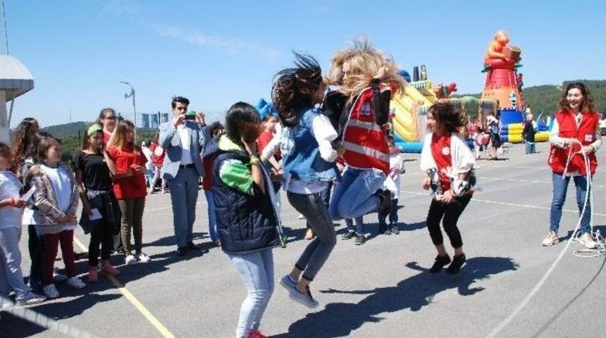 Kızılay Sevgi Evlerindeki &Ccedil;ocuklara Unutulmaz Bir G&uuml;n Yaşattı