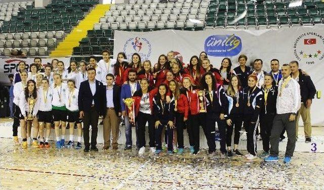 Ünilig Futsal’ın Erkek Şampiyonu İstanbul Üniversitesi