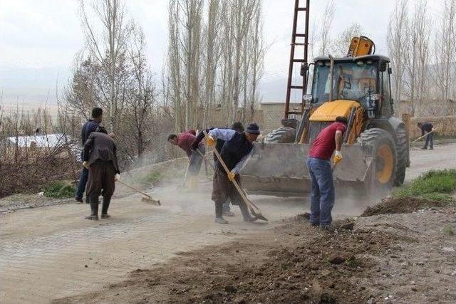 Başkale’de Bahar Temizliği