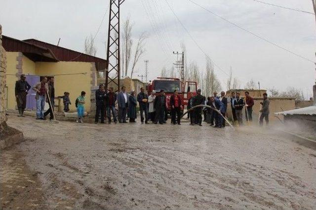 Başkale’de Bahar Temizliği