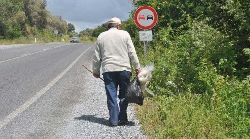 70&rsquo;lik Dede Sağlığını &Ccedil;&ouml;p Toplayarak Koruyor