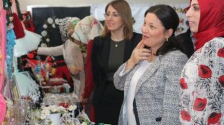 &Ccedil;atom&rsquo;un D&ouml;nem Sonu Sergisi G&ouml;z Kamaştırıdı