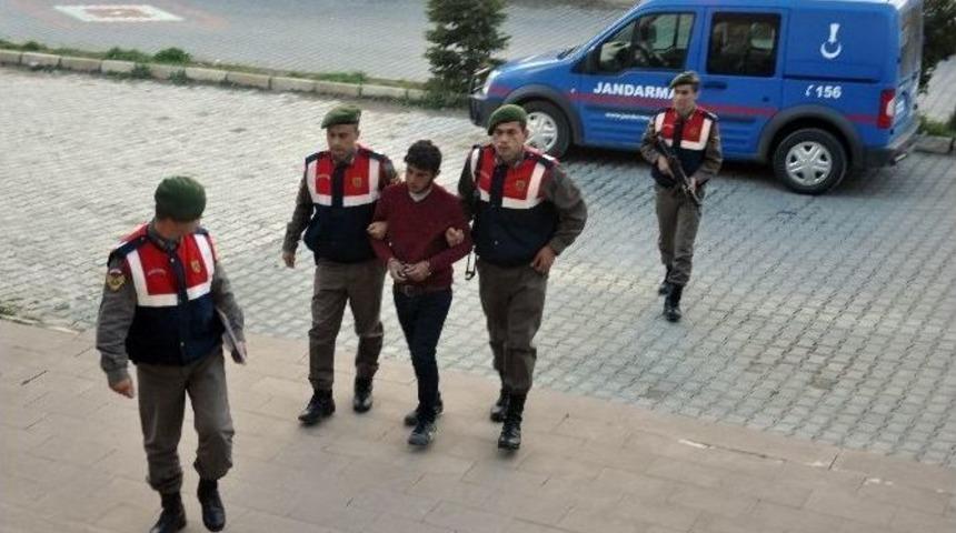 Suriyeli Mülteci Gasp Ettiği Taksiyle Kaçarken Yakalandı