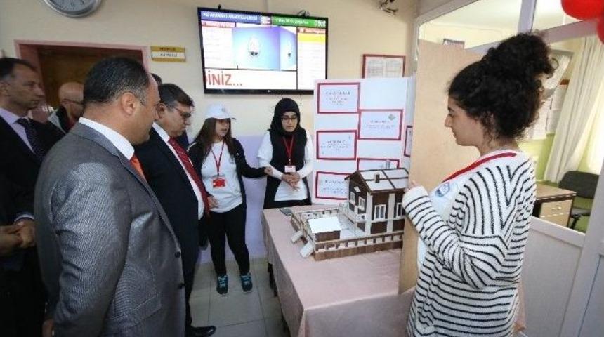 Lise &Ouml;ğrencilerinin Bilimsel &Ccedil;alışmaları Fuarda G&ouml;r&uuml;c&uuml;ye &Ccedil;ıkarıldı