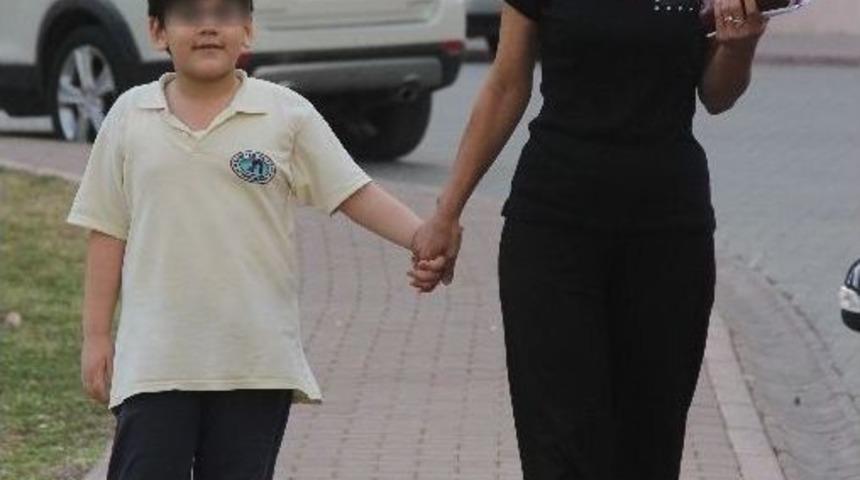 6 Yaşındaki &Ccedil;ocuğun Stresten Psikolojisinin Bozulduğu İddiası