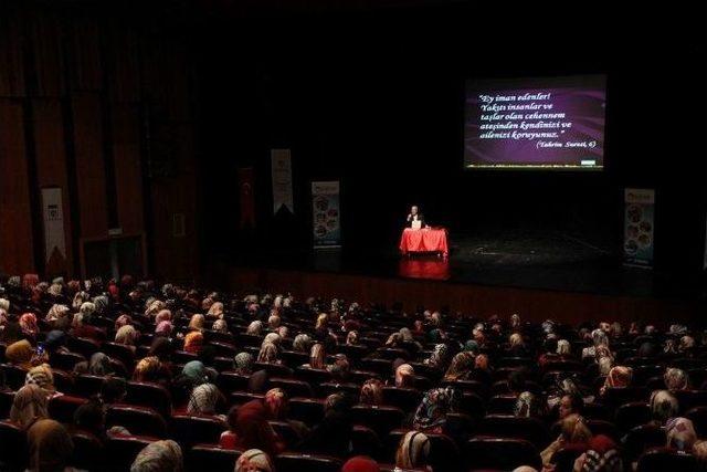 Bilgievleri’nden “ailede İdeal Din Eğitimi” Konulu Seminer