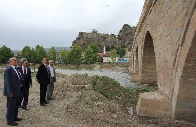 Vakıflar B&ouml;lge M&uuml;d&uuml;r&uuml; Osmancık&rsquo;ta 1