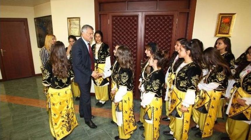 Seyhan Halkoyunları Antakya&rsquo;dan Kupalarla D&ouml;nd&uuml;