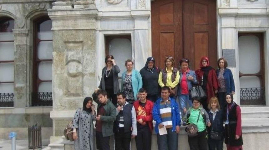 Otistik &Ccedil;ocuklar Kocaeli&rsquo;nin Tarihi Mekanlarını Gezdi