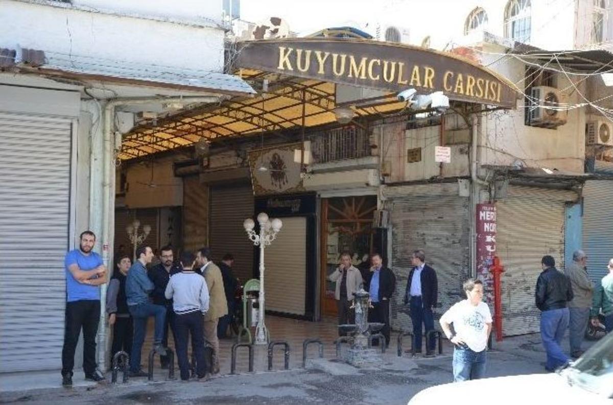 Kilisli Esnaflar Roketli Saldırıları Protesto Etmek İ&ccedil;in İş Yerlerini Kapattı