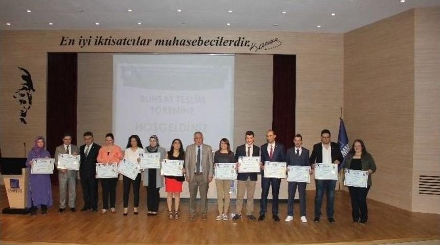 13 Muhasebeci Mesleğe İlk Adımlarını Attı