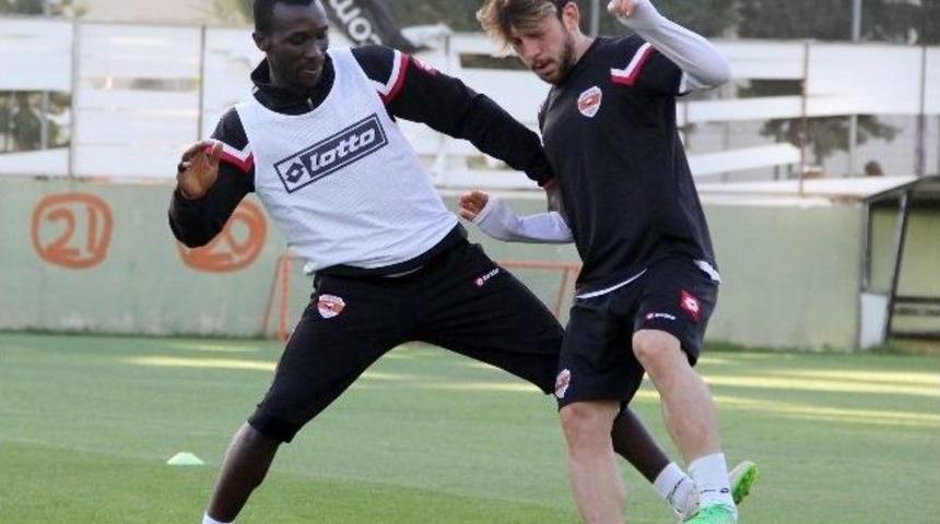 Adanaspor&rsquo;da Kardemir Karab&uuml;kspor Mesaisi