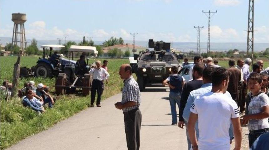 K&ouml;yl&uuml;ler Elektrik Ekibini K&ouml;ye Almadı
