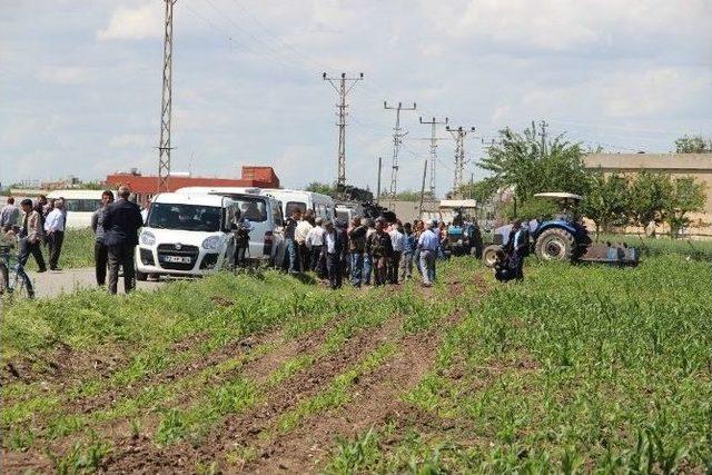 K&ouml;yl&uuml;ler Elektrik Ekibini K&ouml;ye Almadı 1