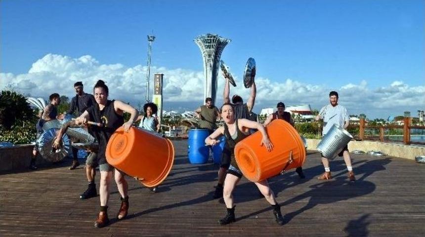 Expo, D&uuml;nyaca &Uuml;nl&uuml; Sanat&ccedil;ıların Konserine Hazırlanıyor